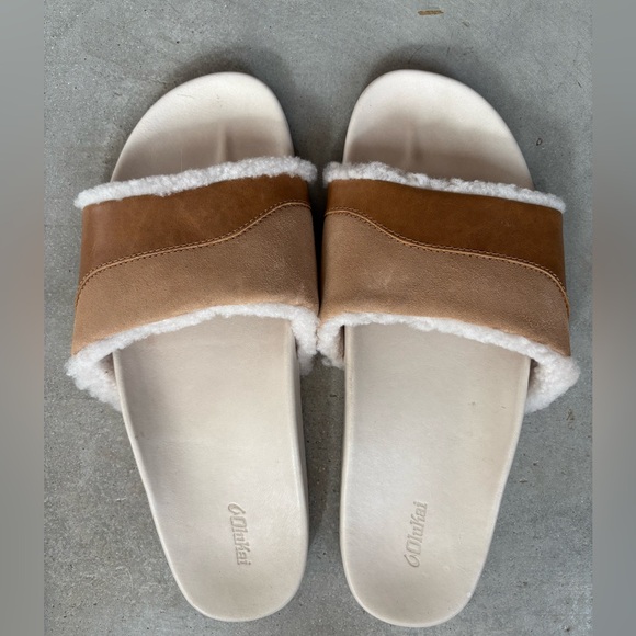 Olukai Hō‘ala Slide Shearling Sandal - Picture 4 of 13